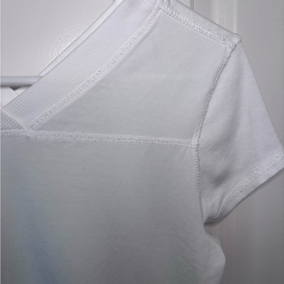 NWOT Free People Movement Women's White V-Neck Top rugby style - Picture 2 of 4